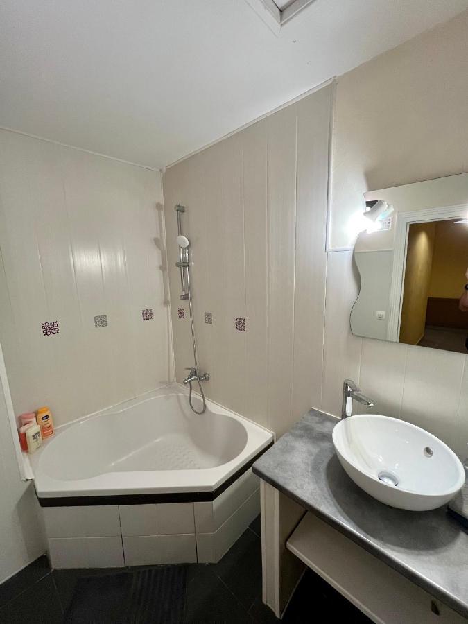 Appartement 2 Chambres - Lits King Size - Wifi - Baignoire Le Puy-en-Velay Dış mekan fotoğraf